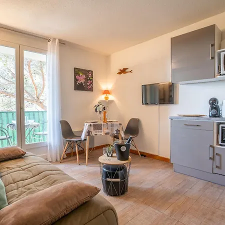 Appartement Les Terrasses De La Mer-1 By Interhome